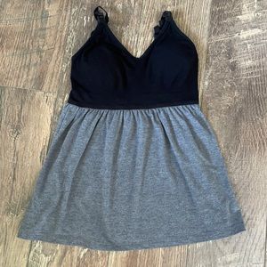 Women’s lounge/pajama nursing top size small